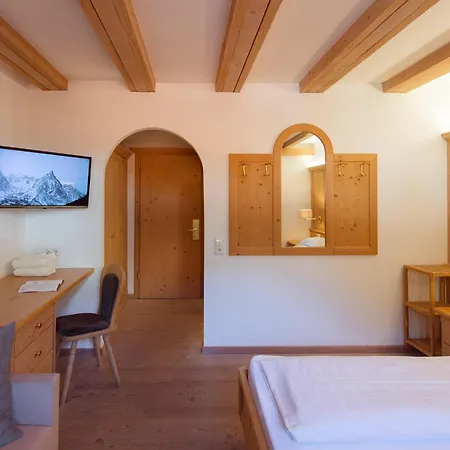 Hotel Ostaria Posta Sankt Martin im Turm Buitenkant foto